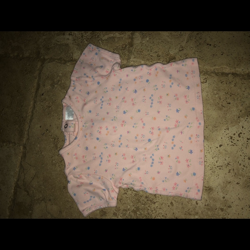 Carter’s t-shirt 6-9M